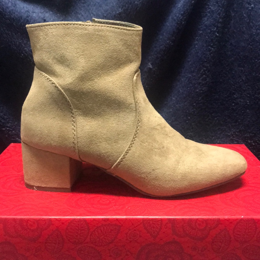 Tan booties!